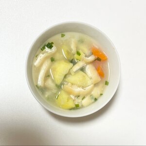 野菜と一緒にꕤさつまいもの味噌汁✧˖°